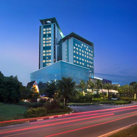 Hotel Wyndham Panbil Batam Zewnętrze zdjęcie