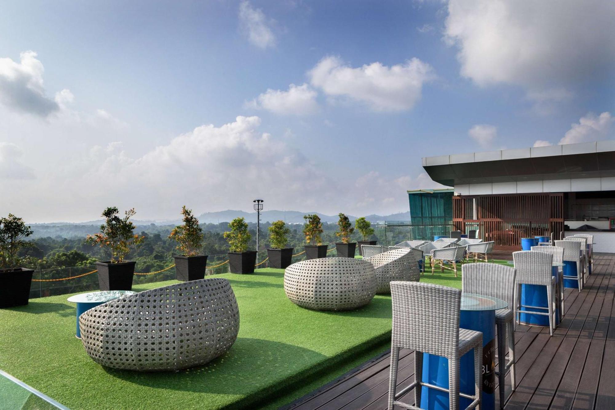 Hotel Wyndham Panbil Batam Zewnętrze zdjęcie